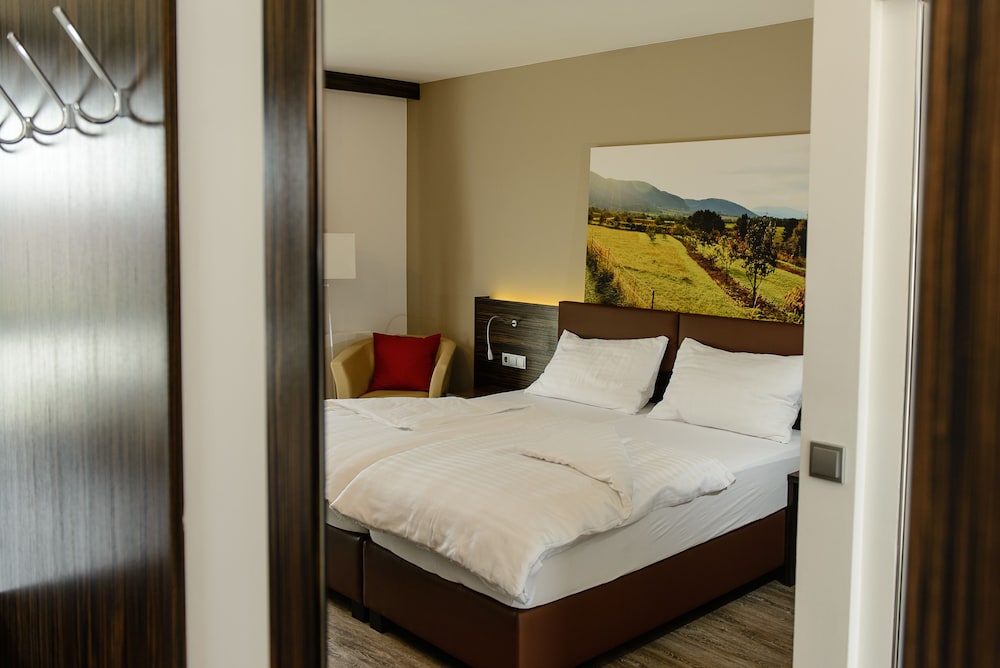 Business Double or Twin Room, 2 Twin Beds, Non Smoking photo 2