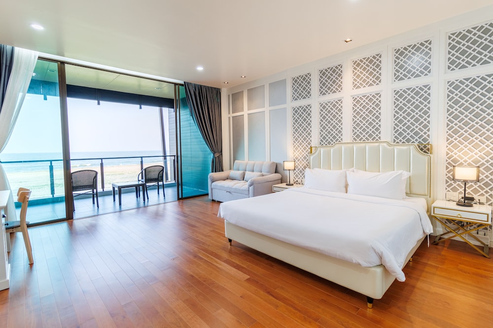 Premier Double Room, Beach View