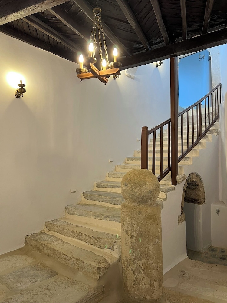 Traditional Apartment, City View