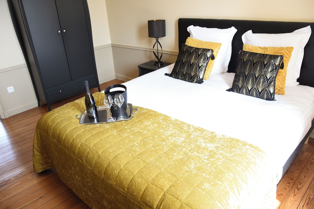 Superior Suite, Courtyard View photo 2