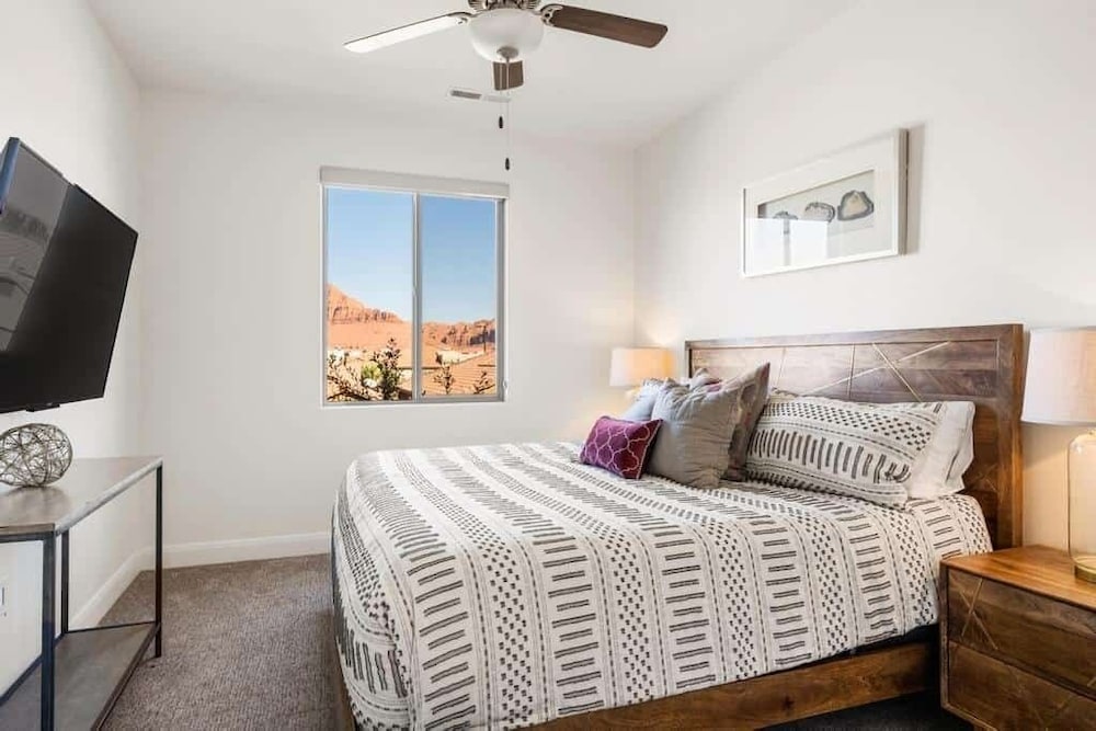 Townhome, 6 Bedrooms photo 2