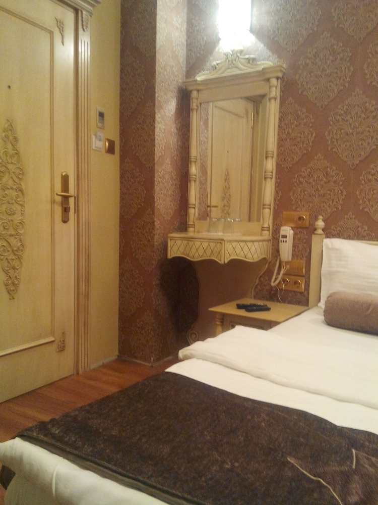 Economy Single Room, 1 Bedroom, Non Smoking, City View photo 3