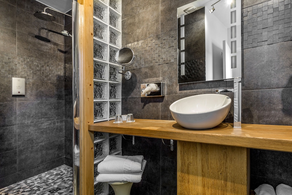 Superior Room, 1 Double Bed, Private Bathroom photo 2