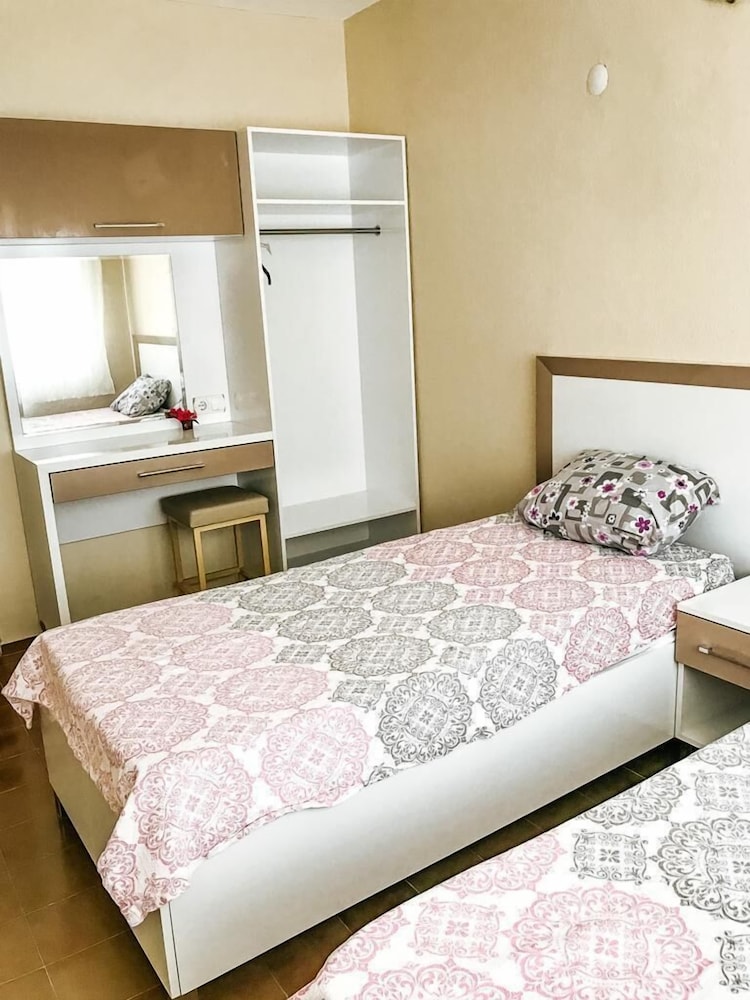 Standard Triple Room photo 2