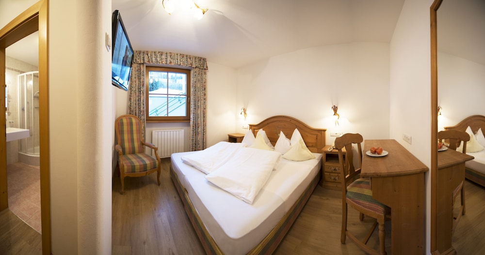 Economy Double Room - Photo 5