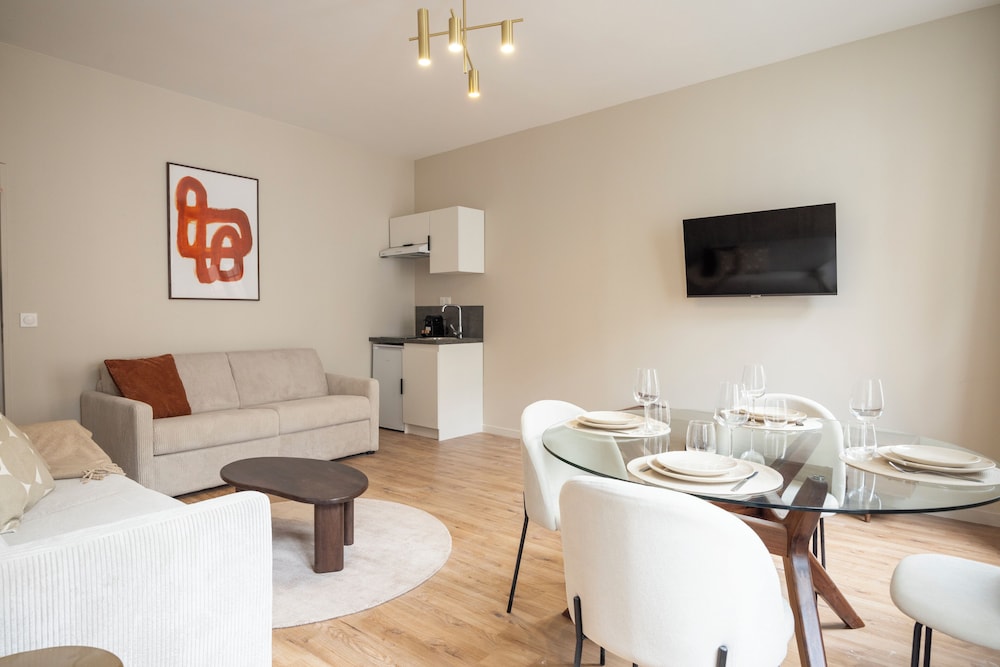 Club Apartment