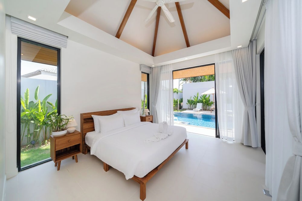 Luxury Villa photo 3
