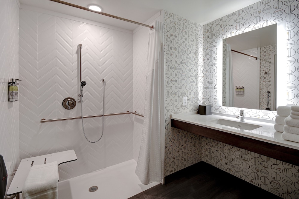 Holiday Inn - Erie by IHG, Photo 9
