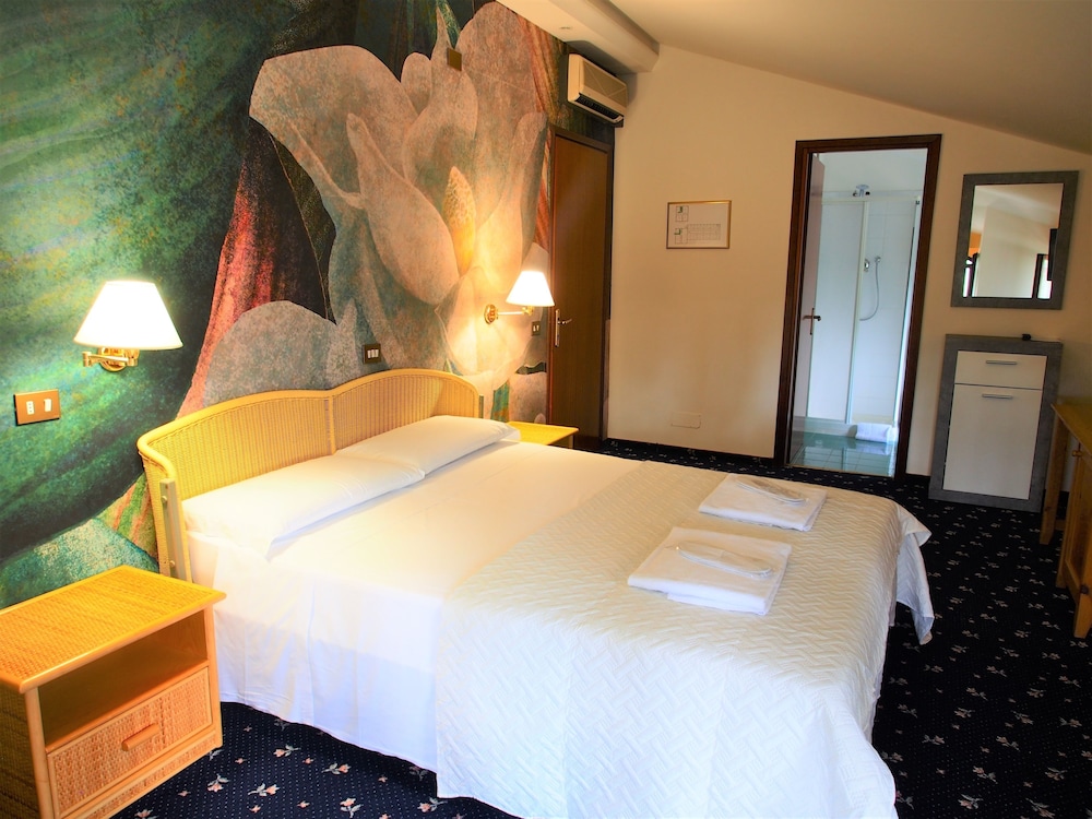 Junior Suite, Garden View photo 3