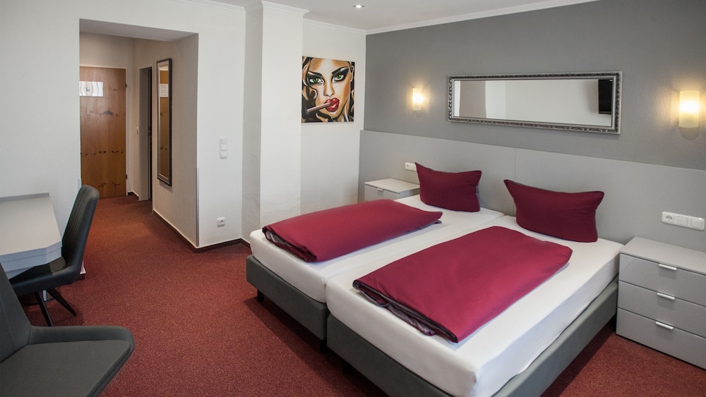 Classic Double Room, Private Bathroom (Teils Auch Als Ez Buchbar) - Photo 9
