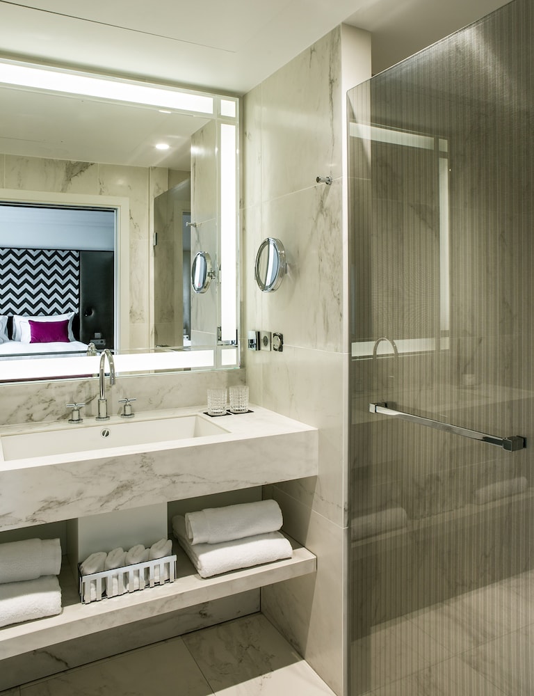 Deluxe Double or Twin Room photo 2