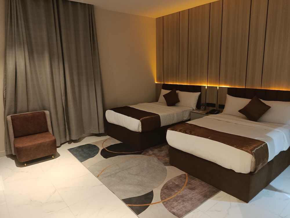 Superior Double Room Single Use, Private Bathroom, City View