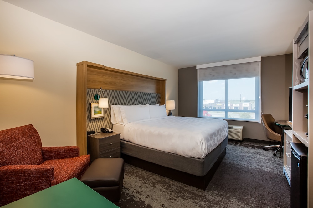 Standard Room, 1 King Bed (Walk-In Shower) - Photo 7