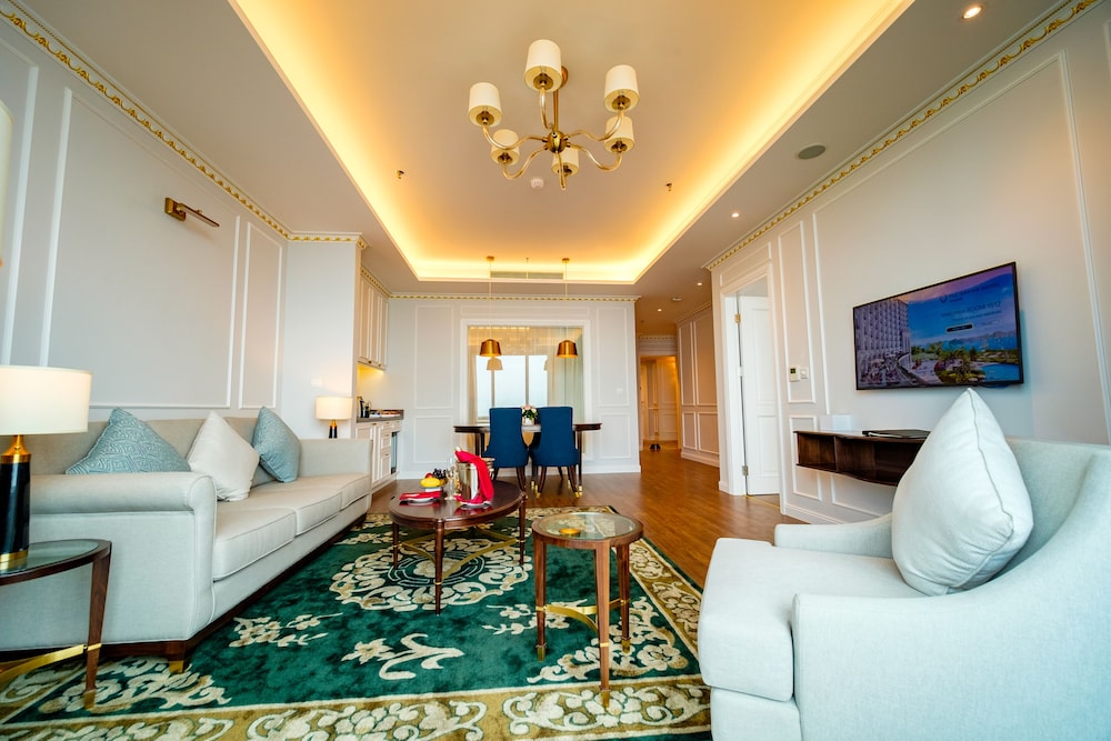 Grand Suite, Golf View - Photo 11