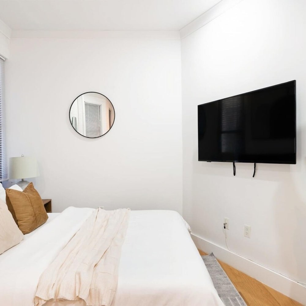 Apartment photo 2