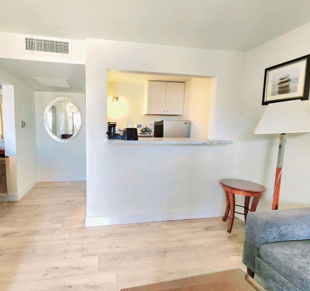 Business Suite photo 2