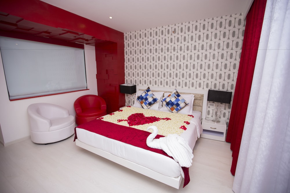 Executive Suite, City View photo 2