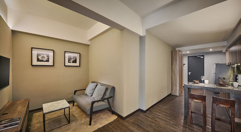 Standard Suite, 1 Bedroom photo 3