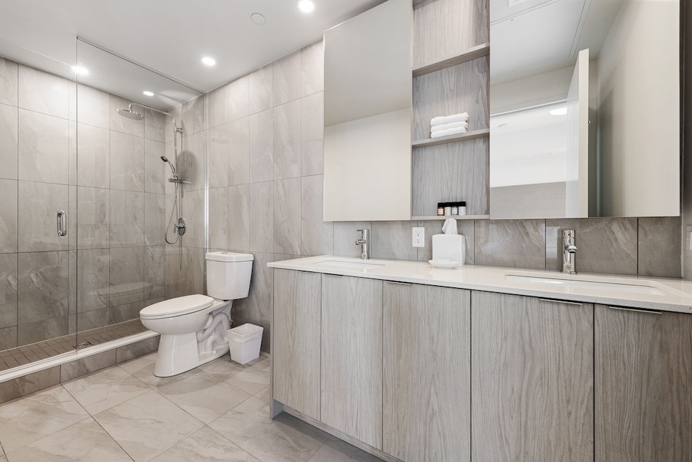 Signature Large Two Bedroom Balcony - Photo 6