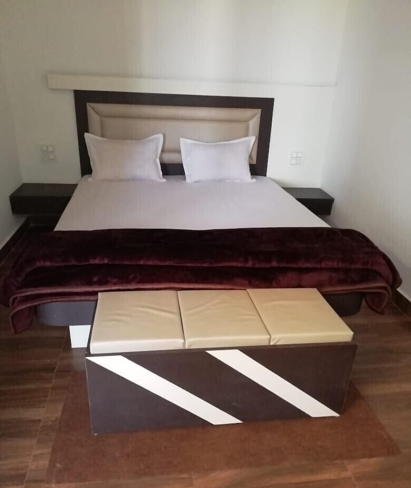 Deluxe Non Ac