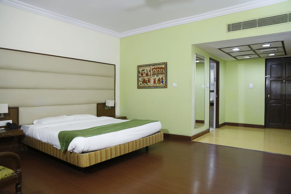 Deluxe Room, 1 Bedroom - Photo 1