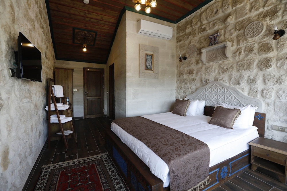 Superior Suite - Photo 4