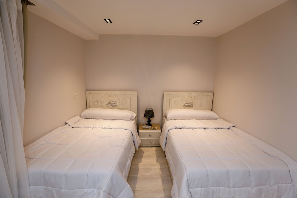Standard Twin Room photo 2
