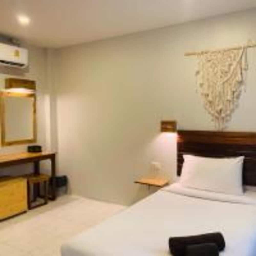 Economy Single Room