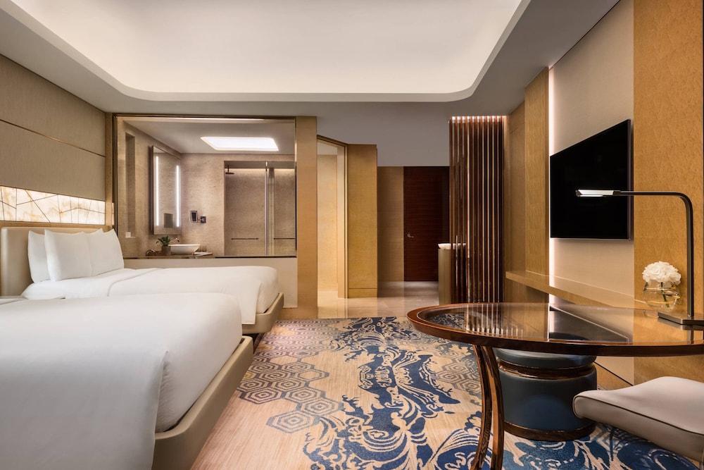 Room, 2 Double Beds, Pool View photo 1