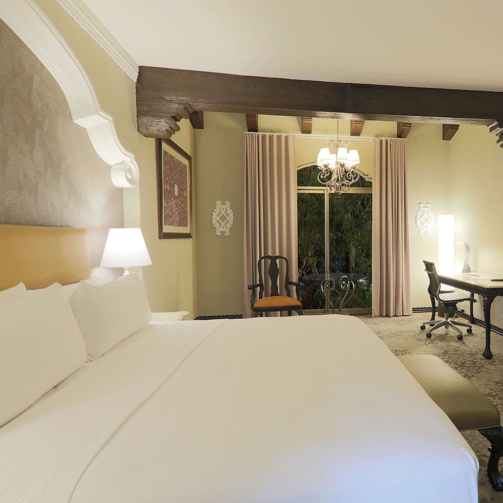 Executive Room, 1 King Bed - Photo 1