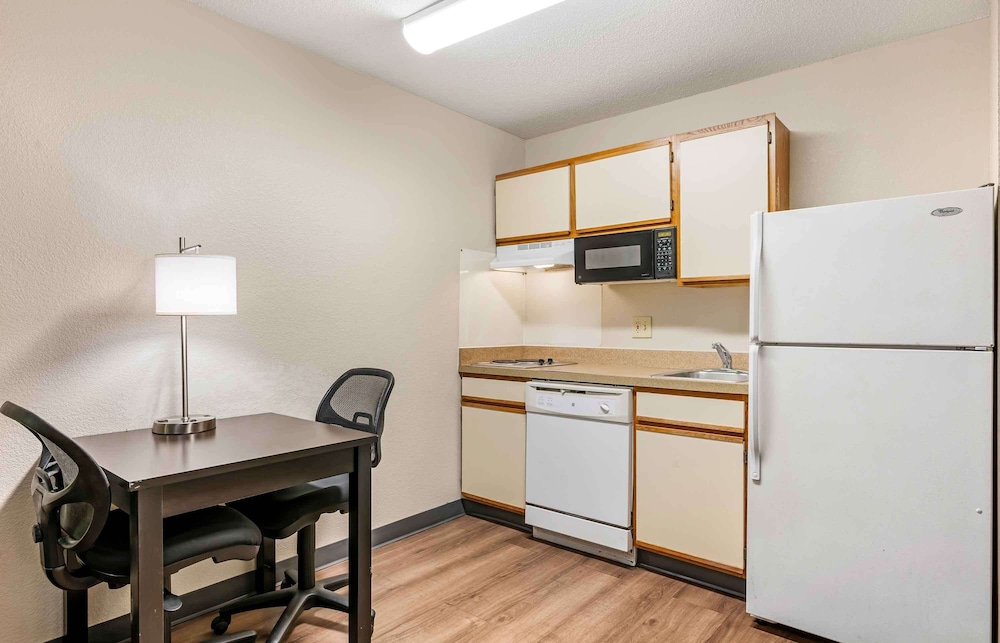 Deluxe Studio, 1 Queen Bed with Sofa bed, Non Smoking