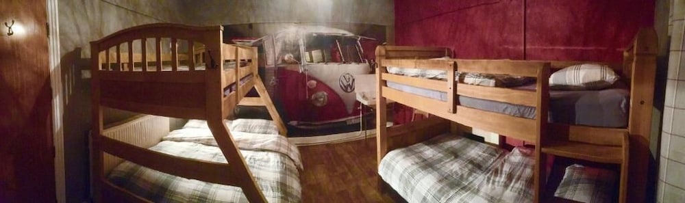 Family Room, Multiple Beds, Mountain View photo 1