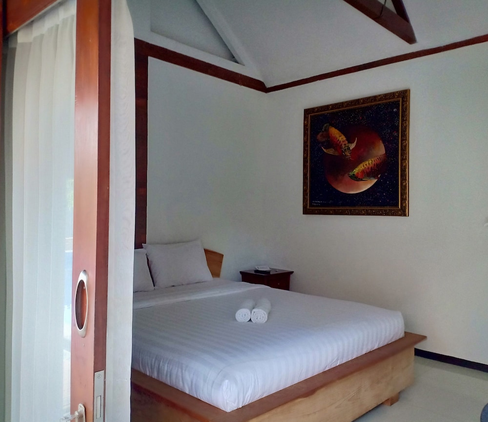 Deluxe Cottage, 1 Queen Bed, Pool View, Poolside photo 2