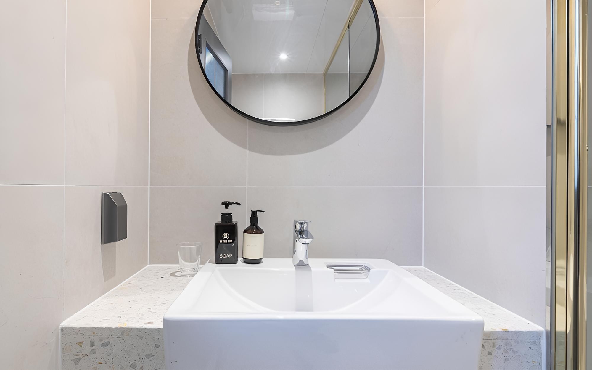 Room (Premium A (OTT Bathtub Styler)) - Photo 2