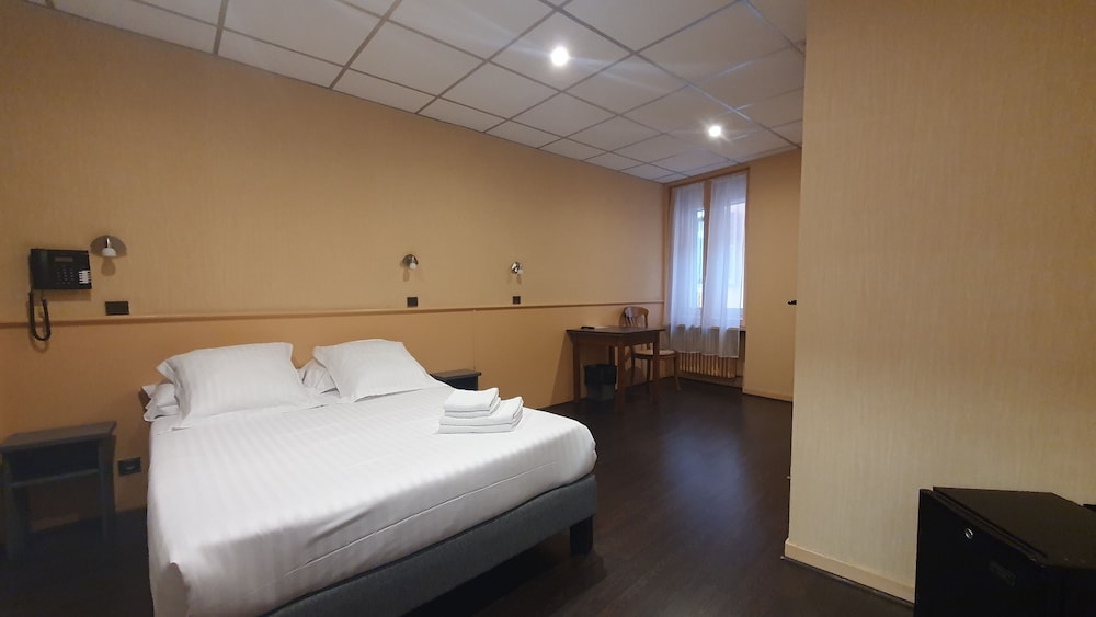 Standard Double Room, 1 Double Bed, Non Smoking photo 1
