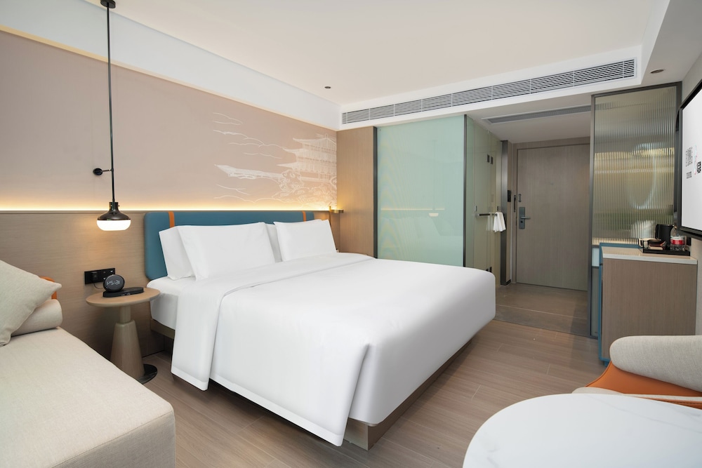 Business King Room