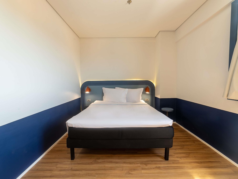 Available room