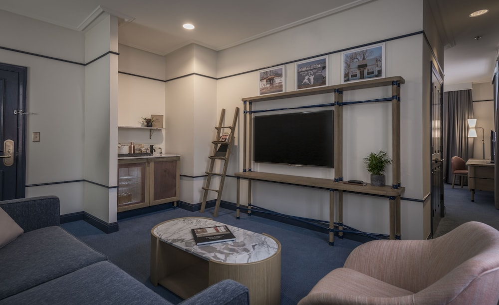 King One Bedroom Suite - Photo 1