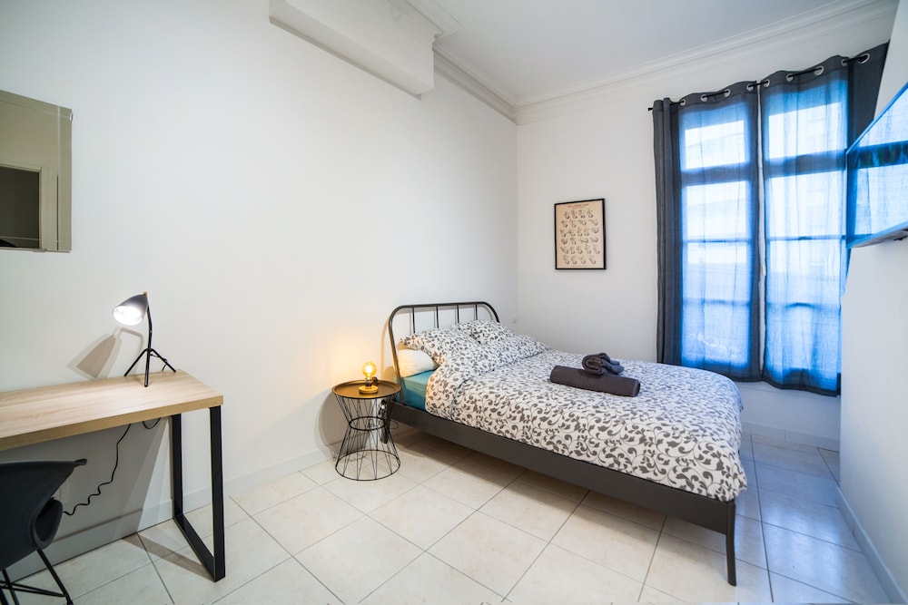 城市双人间,共用浴室 (LGC habitat chambre 1)