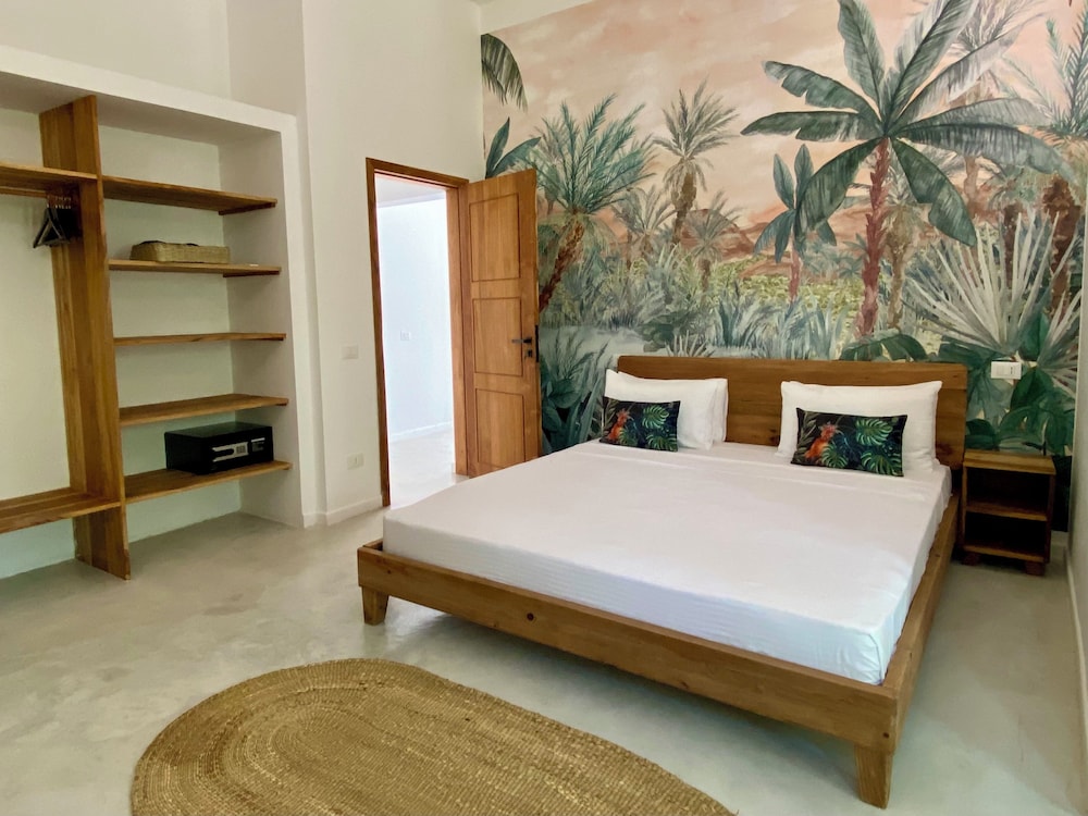 Luxury Villa, 2 Bedrooms, Patio, Garden View photo 2