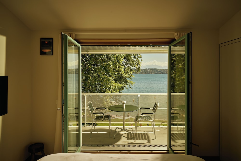 Suite, 1 Bedroom, Balcony, Lakeside photo 1