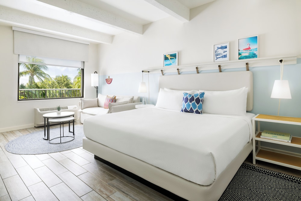 Garden View Room, 1 King Bed, Accessible - Newly Renovated