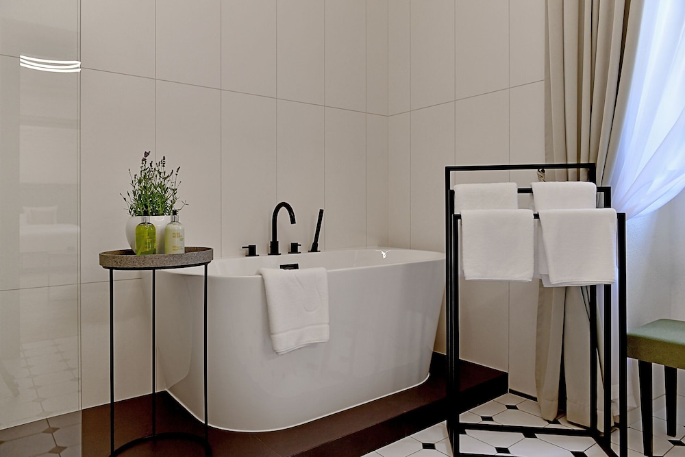 Superior Double Room - Photo 12