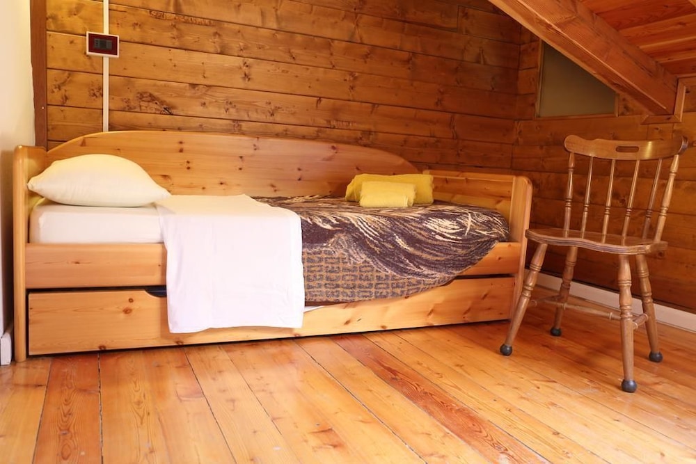 Family Triple Room, 2 Bedrooms, Private Bathroom, Mountainside photo 3
