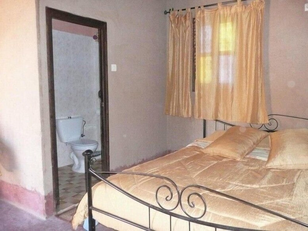 Economy Double Room photo 3