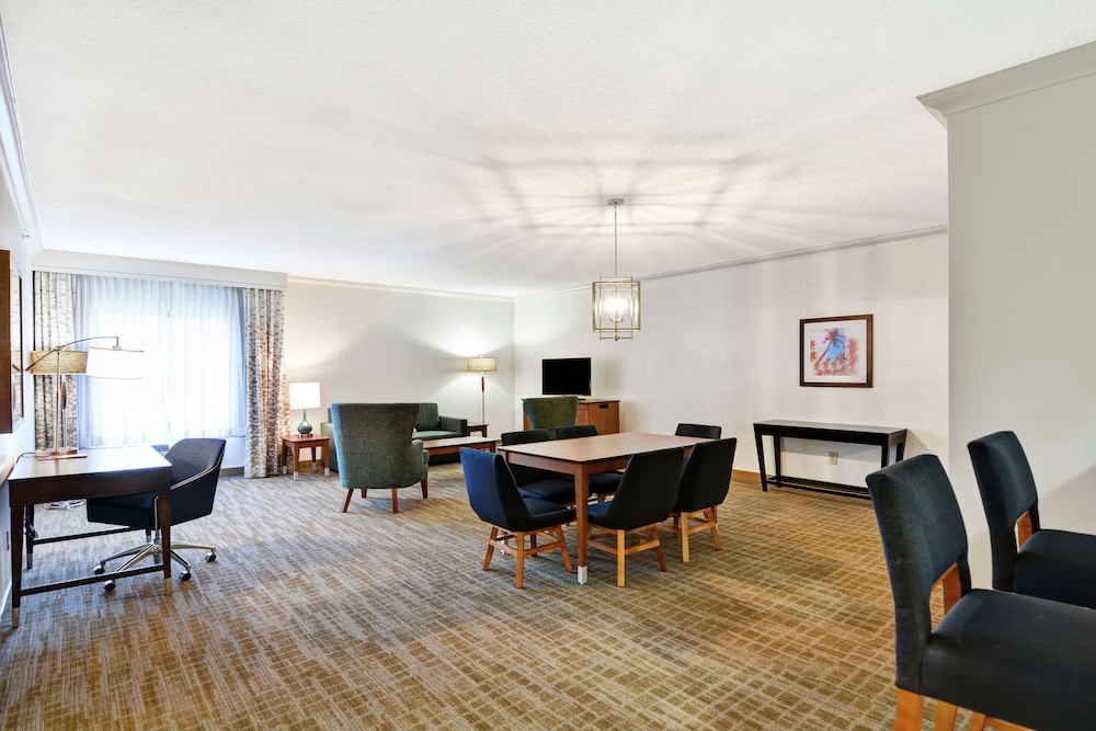 Apartment, 1 King Bed, Accessible, Bathtub (Mobility)