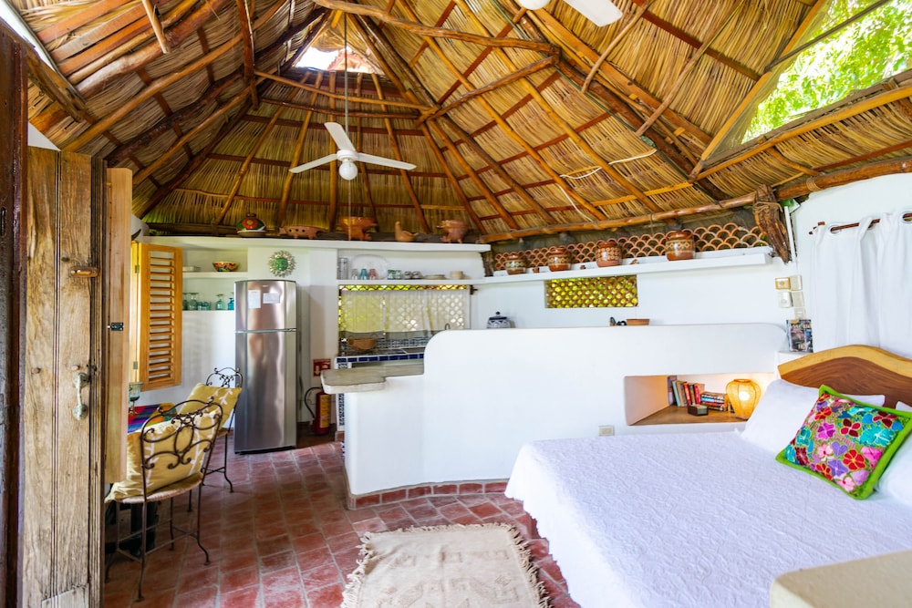 Signature Bungalow, 1 Bedroom, Pool Access, Garden Area photo 3