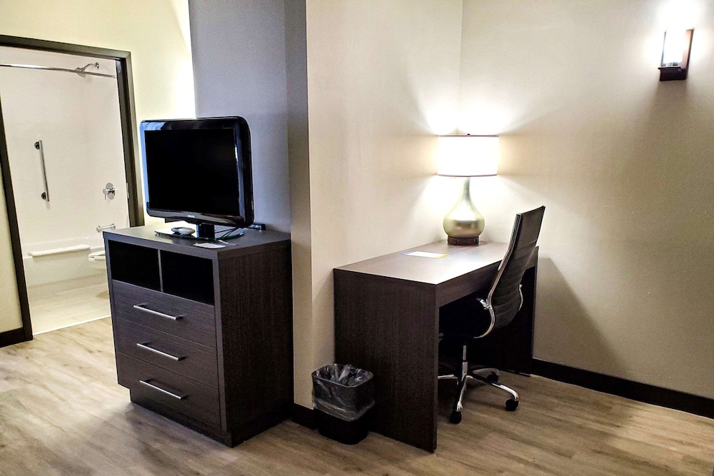 Suite, Multiple Beds, Accessible, Non Smoking - Photo 6