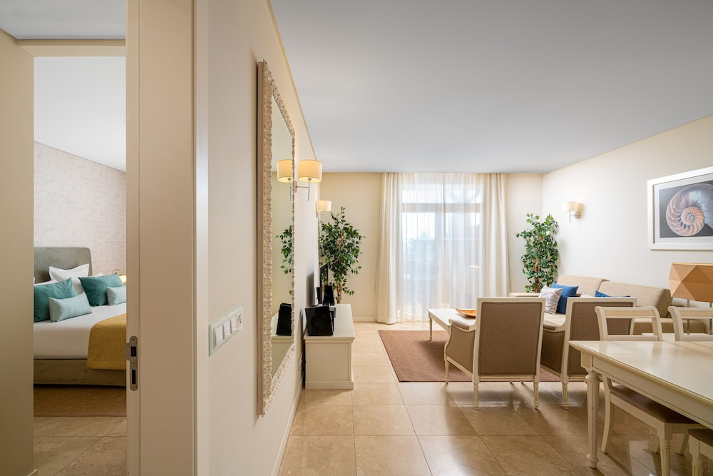 Luxury Suite, 1 Bedroom - Photo 5