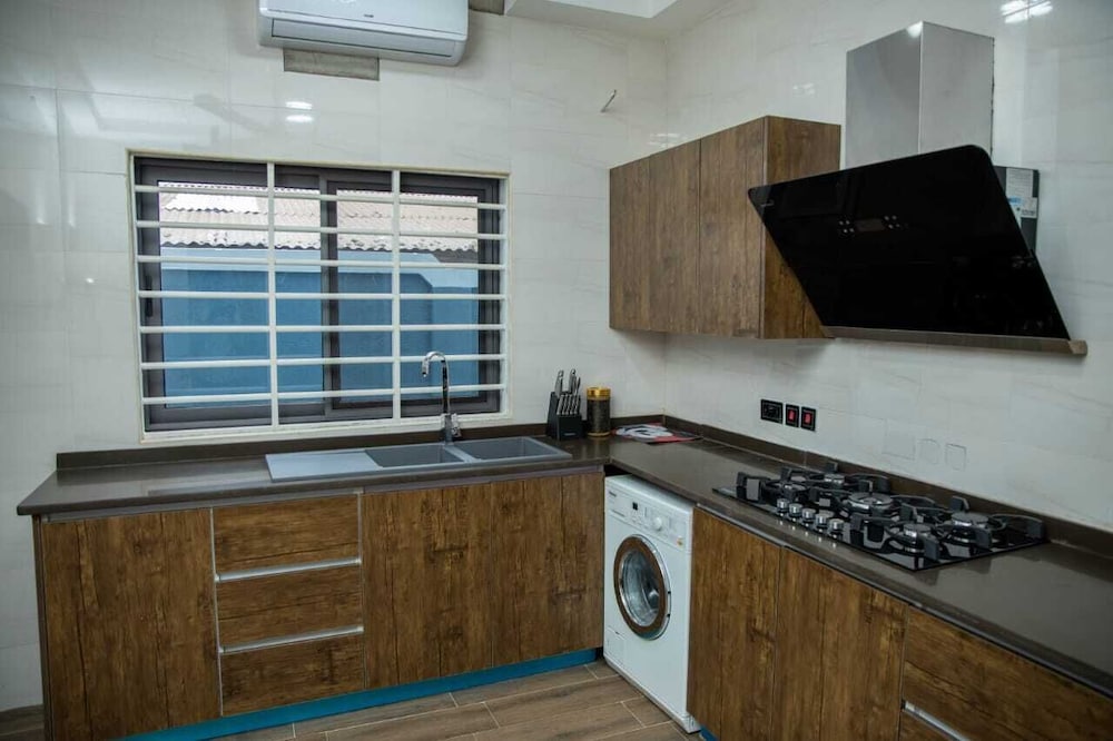 Family Apartment, 3 Bedrooms photo 2